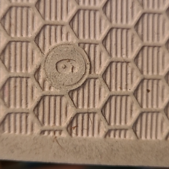 Puma X Fenty Furry Slides, Light Pink, Size 9 - Picture 6 of 6